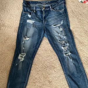 American Eagle cropped distressed jean